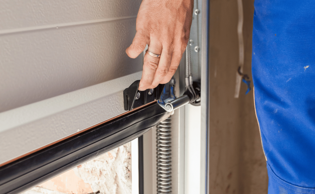 Garage door repair in Sacramento