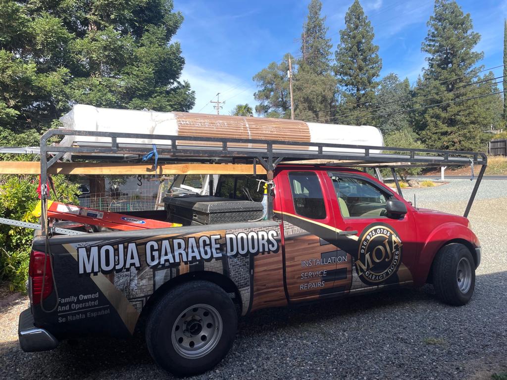 ✅ Do you need immediate emergency garage door repair? Look no further! We are a trusted garage door repair company providing swift solutions in Sacramento. ☎️ (916) 975-0705